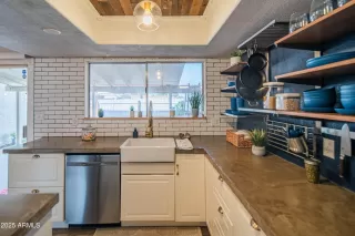 Photo #3: 6943365 Listing