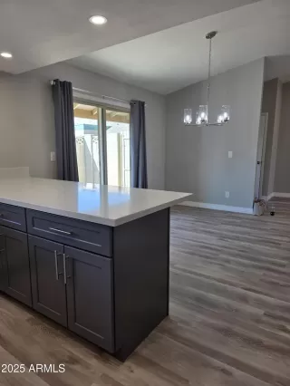 Photo #5: 6943409 Listing