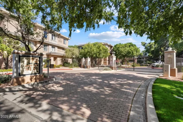 MLS: 6943433 Condo For Sale