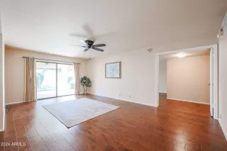 Photo #5: 6943448 Listing