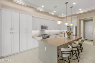 Photo #3: 6943519 Listing