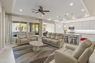 Photo #5: 6943519 Listing