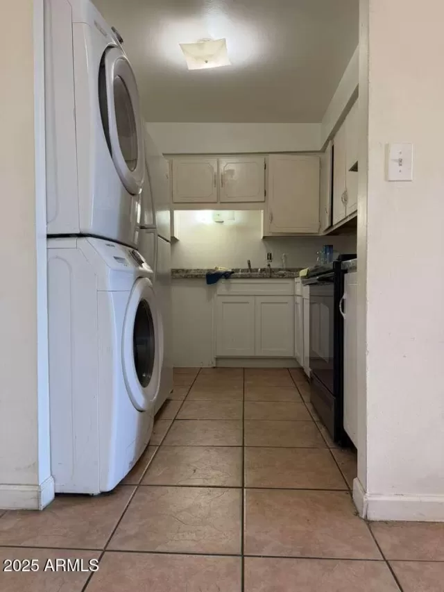 MLS: 6943537 Condo For Sale