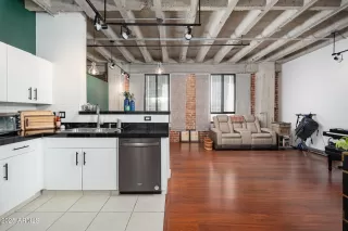 Photo #1: 6943542 Listing