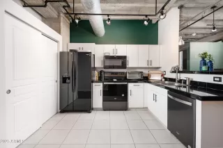 Photo #4: 6943542 Listing