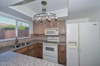 Photo #3: 6943568 Listing