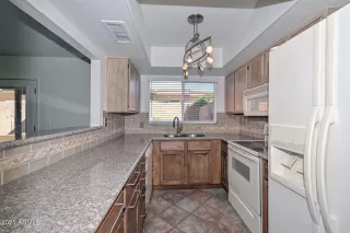 Photo #4: 6943568 Listing