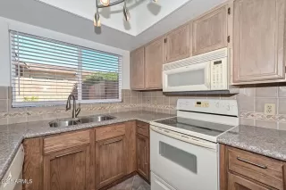 Photo #5: 6943568 Listing