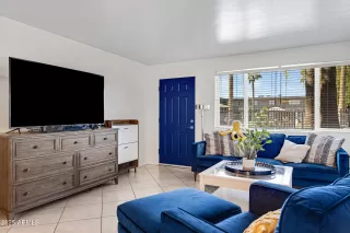 Photo #4: 6943582 Listing