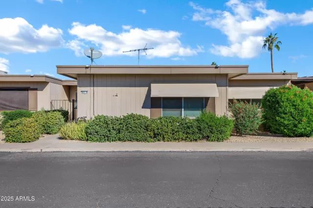 MLS: 6943610 Condo For Sale