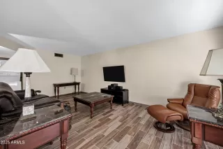 Photo #5: 6943610 Listing