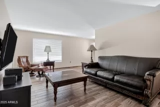 Photo #6: 6943610 Listing