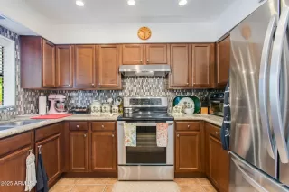 Photo #4: 6943655 Listing