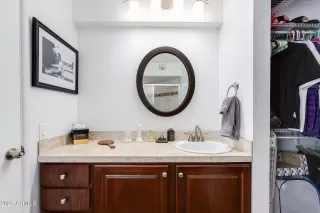 Photo #5: 6943655 Listing