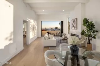 Photo #6: 6943670 Listing