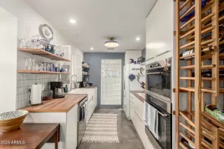 Photo #4: 6943705 Listing