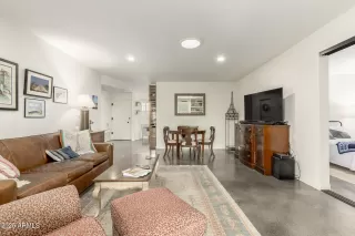 Photo #6: 6943705 Listing