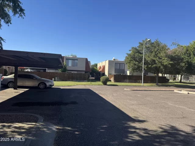 MLS: 6943718 Condo For Sale