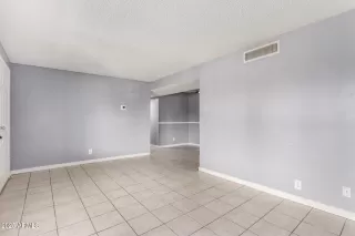 Photo #6: 6943769 Listing