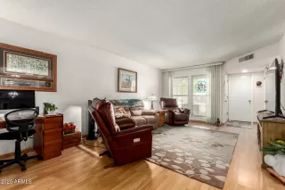 Photo #3: 6943792 Listing 