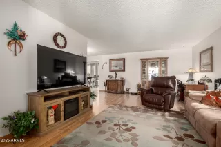 Photo #6: 6943792 Listing 