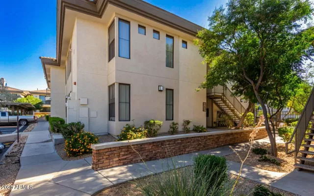 MLS: 6943877 Condo For Sale