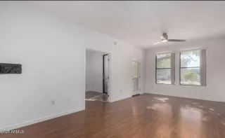 Photo #4: 6943877 Listing