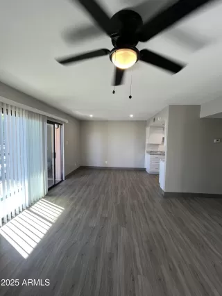 Photo #6: 6943986 Listing