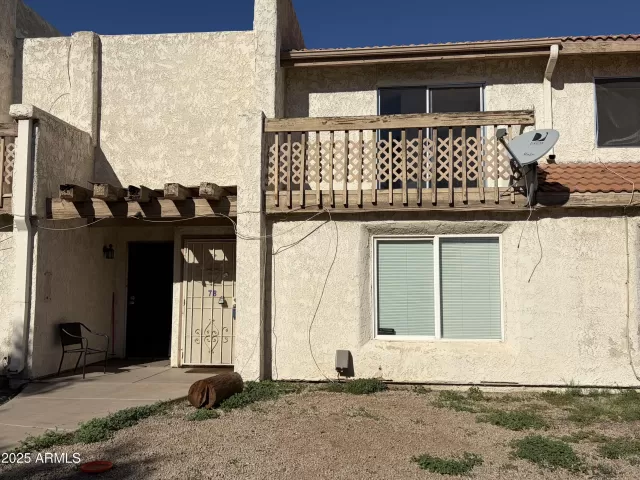 MLS: 6944047 Condo For Sale