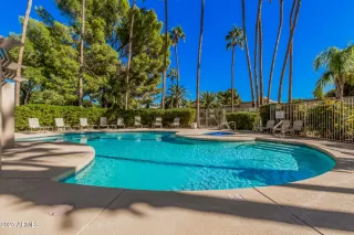 Photo #5: 6944049 Listing