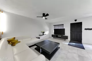 Photo #6: 6944054 Listing