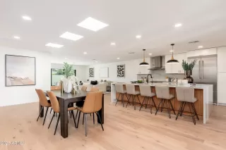 Photo #4: 6944058 Listing