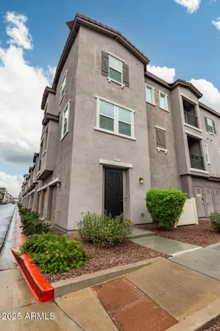 Photo #1: 6944065 Listing