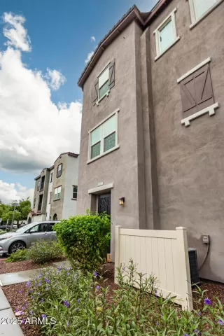 Photo #2: 6944065 Listing