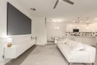 Photo #5: 6944065 Listing