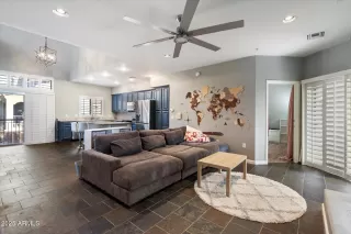 Photo #2: 6944297 Listing