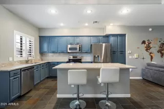 Photo #6: 6944297 Listing