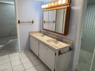 Photo #4: 6944360 Listing