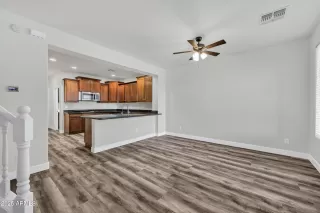 Photo #6: 6944396 Listing