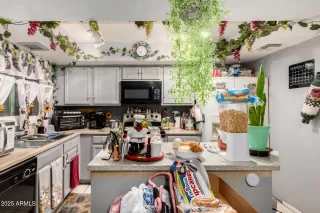 Photo #6: 6944425 Listing