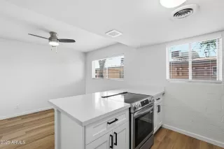 Photo #4: 6944441 Listing