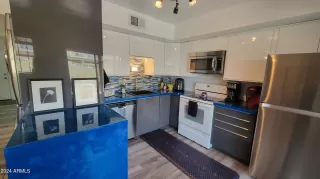 Photo #4: 6944443 Listing