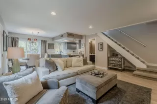 Photo #5: 6944446 Listing