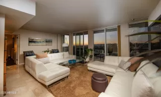 More Details about MLS # 6944483 : 2323 N CENTRAL AVENUE#1701