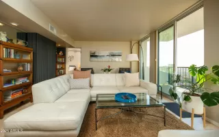 Photo #4: 6944483 Listing