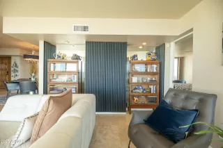 Photo #6: 6944483 Listing