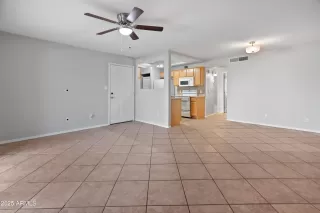 Photo #4: 6944569 Listing