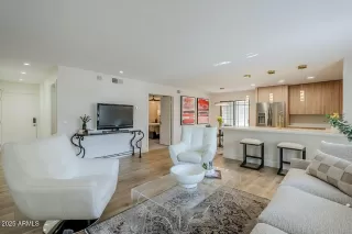 Photo #2: 6944570 Listing 