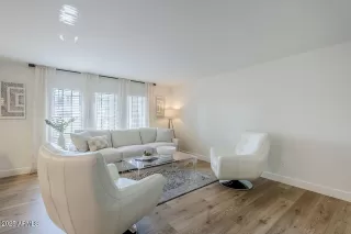 Photo #3: 6944570 Listing 