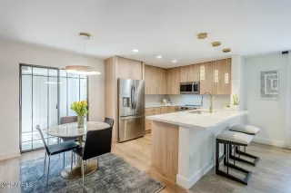 Photo #5: 6944570 Listing 